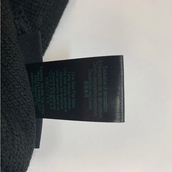 John Deere Genuine Black Toque Winter Cap. John Deere patch sewn on side - Picture 5 of 5